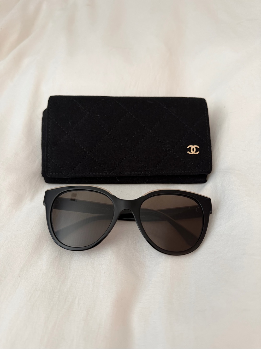 *lightly used* Chanel Butterfly Sunglasses in black & beige